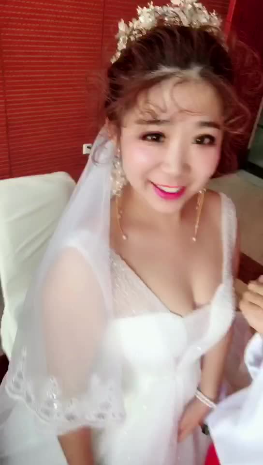 超值套餐 首席化妆师全天跟妆＋妈咪妆＋伴娘妆