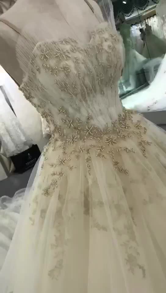 新品抖音网红婚纱套餐3880+金牌化妆师5580