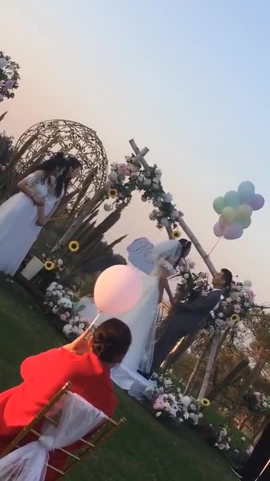 大型户外草坪主题婚礼 小清新