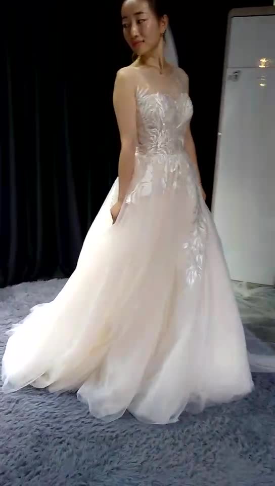 飘逸轻纱 出门 草地婚礼