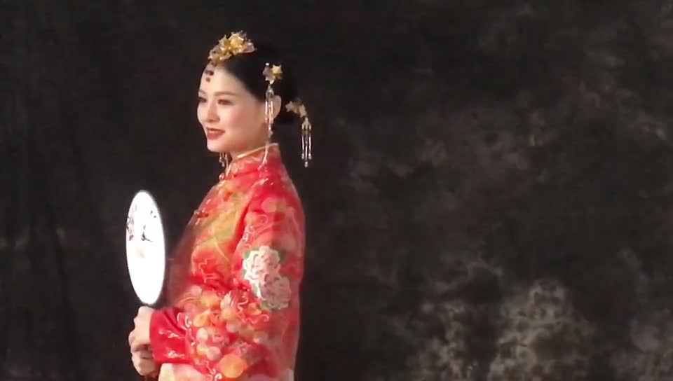 【怦然心动】中式龙凤褂 秀禾服租赁