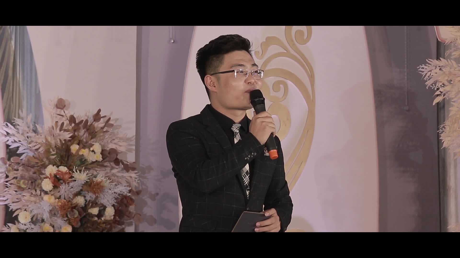 慢慢讲述关于他们的故事