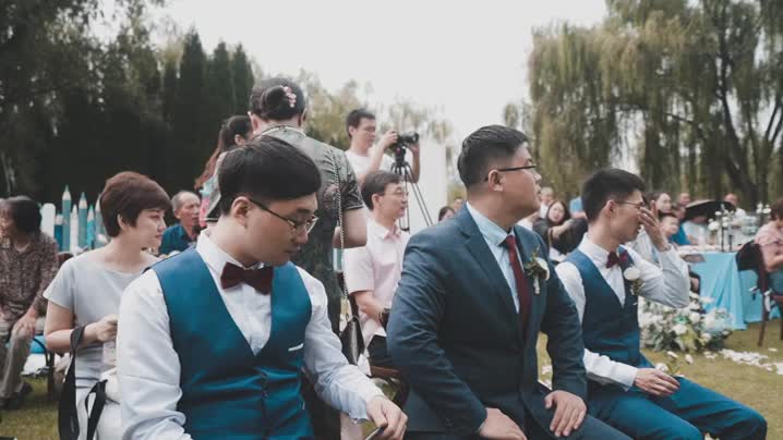 揽翠湖草坪婚礼