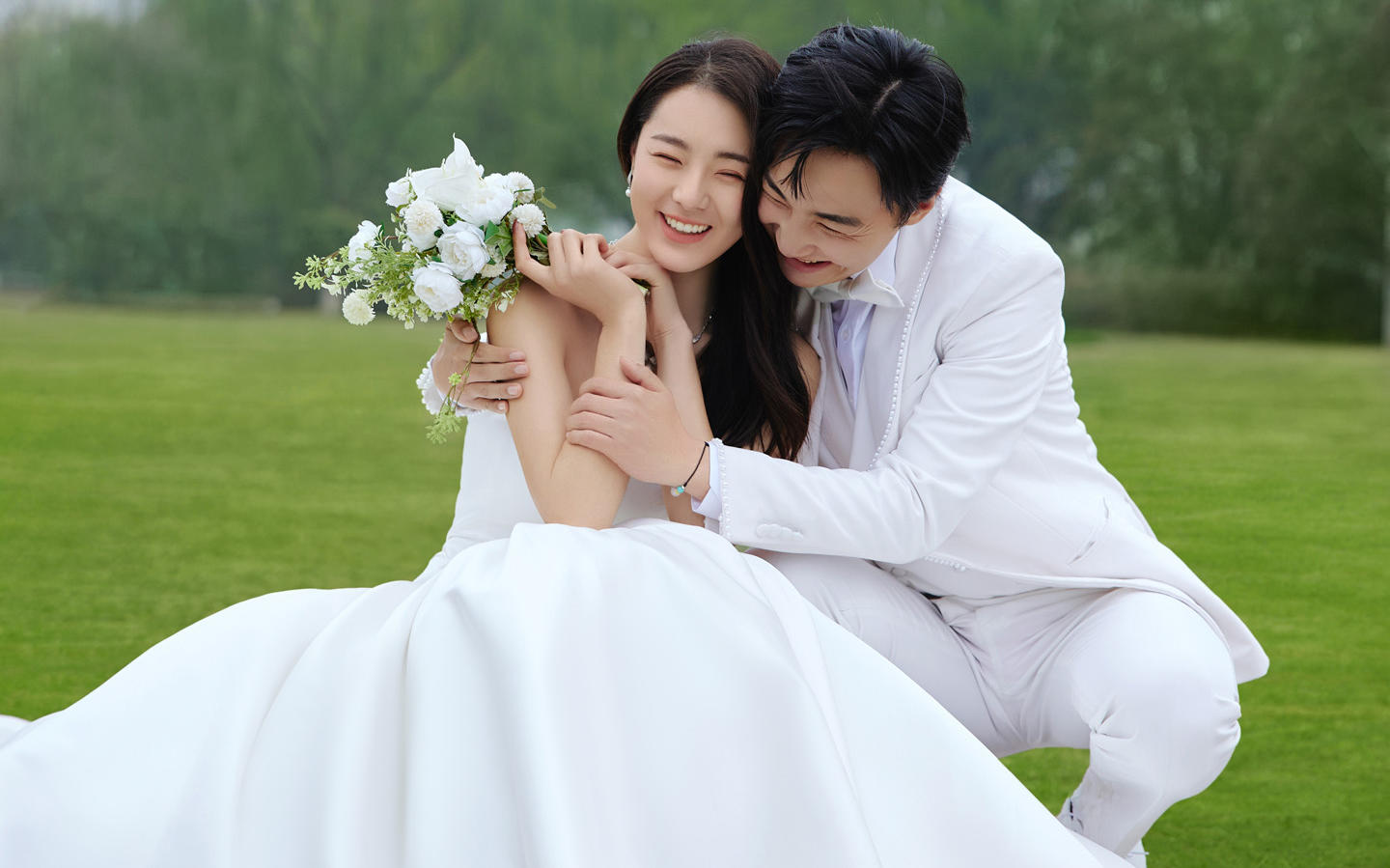 唯艺婚纱摄影~草坪清新